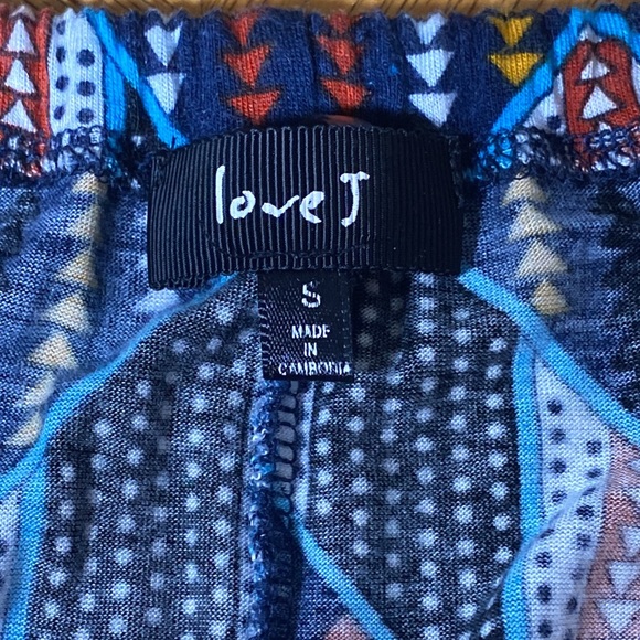 LOVE J Tank Top - Picture 3 of 8